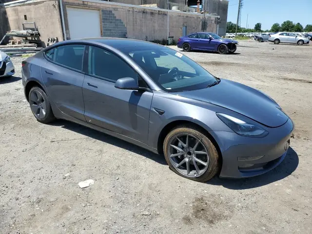 TESLA MODEL 3 2023