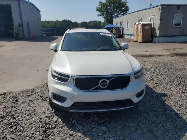 VOLVO XC40 T5 MOMENTUM 2021