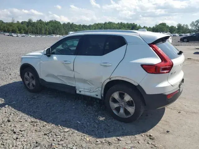 VOLVO XC40 T5 MOMENTUM 2021