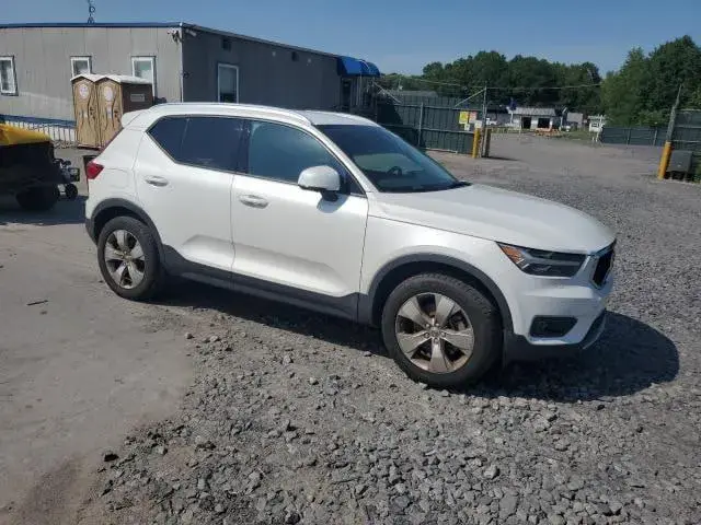 VOLVO XC40 T5 MOMENTUM 2021