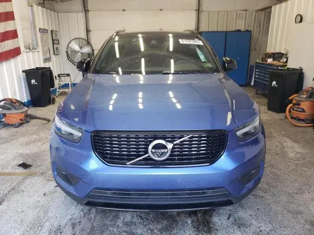VOLVO XC40 T5 R-DESIGN 2021