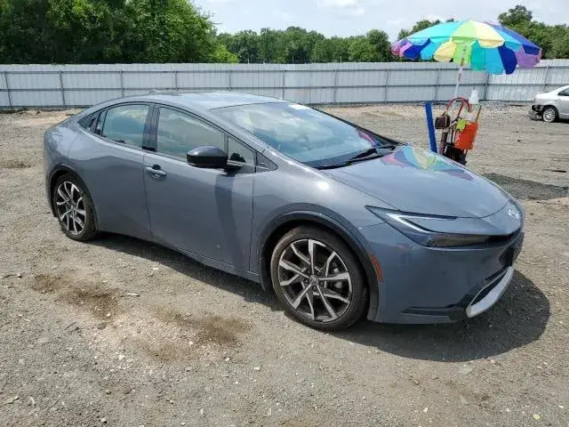 TOYOTA PRIUS PRIME SE 2023