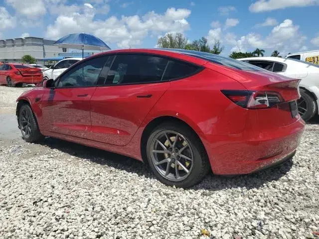 TESLA MODEL 3 2021