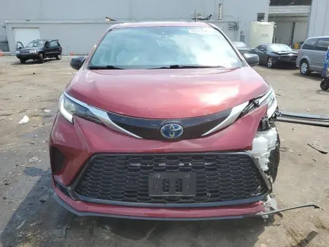 TOYOTA SIENNA XSE 2023