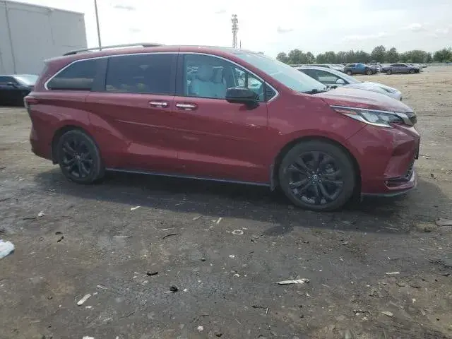 TOYOTA SIENNA XSE 2023