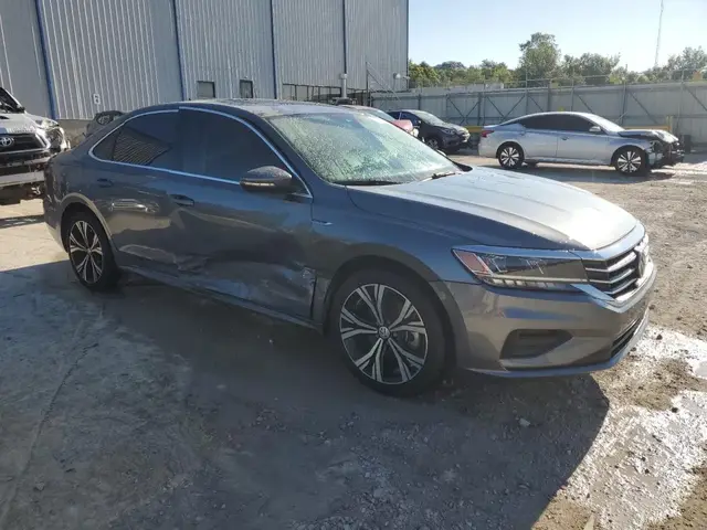 VOLKSWAGEN PASSAT SE 2022