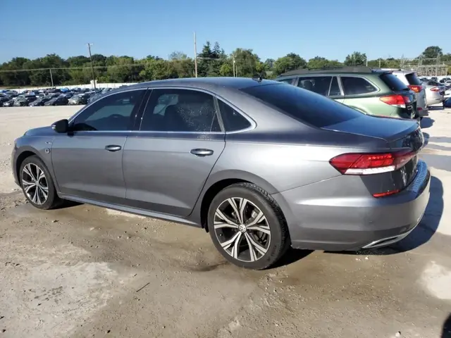 VOLKSWAGEN PASSAT SE 2022