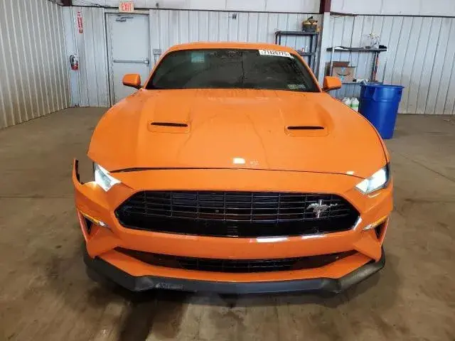 FORD MUSTANG 2021