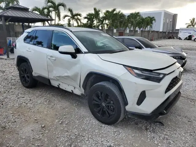 TOYOTA RAV4 SE 2022