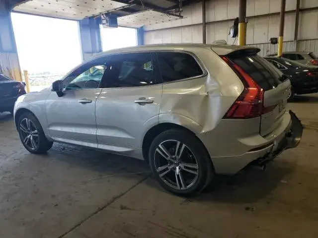 VOLVO XC60 T5 MOMENTUM 2021
