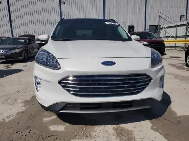 FORD ESCAPE TITANIUM 2021