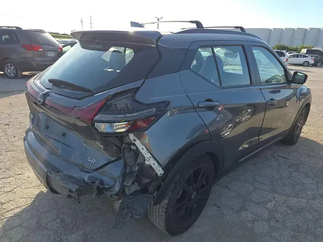 NISSAN KICKS SR 2023
