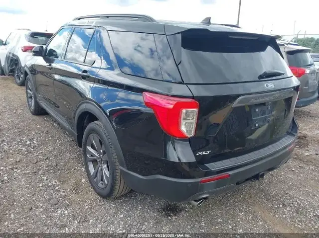 FORD EXPLORER XLT 2022