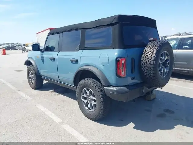 FORD BRONCO BADLANDS 2023