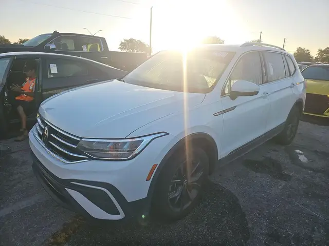 VOLKSWAGEN TIGUAN SE FWD 2022