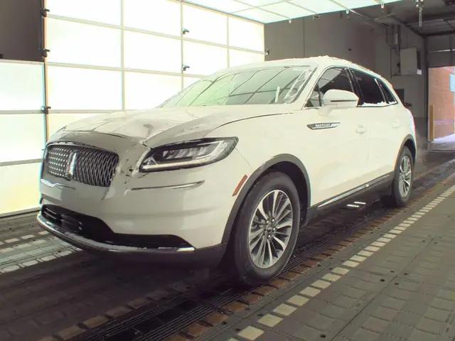 LINCOLN NAUTILUS STANDARD 2023