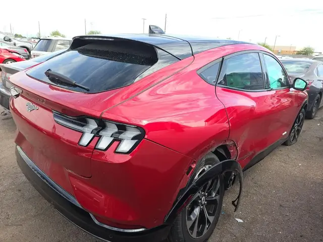 FORD MUSTANG MACH-E PREMIUM 2023