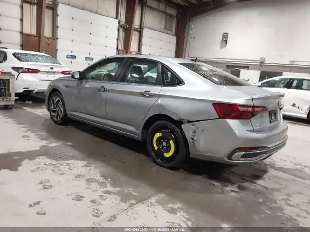 VOLKSWAGEN JETTA 2024