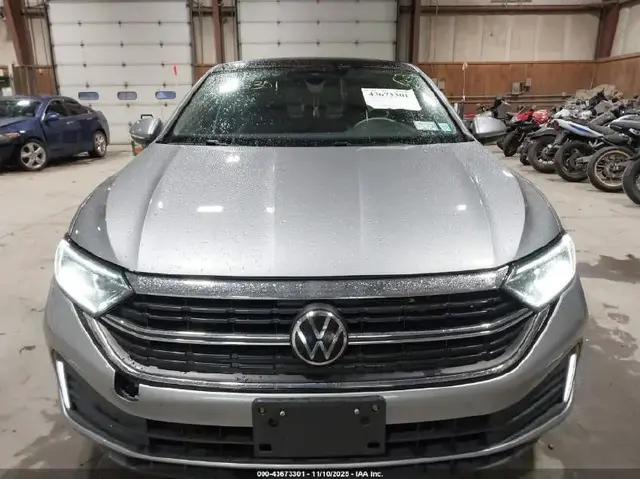 VOLKSWAGEN JETTA 2024