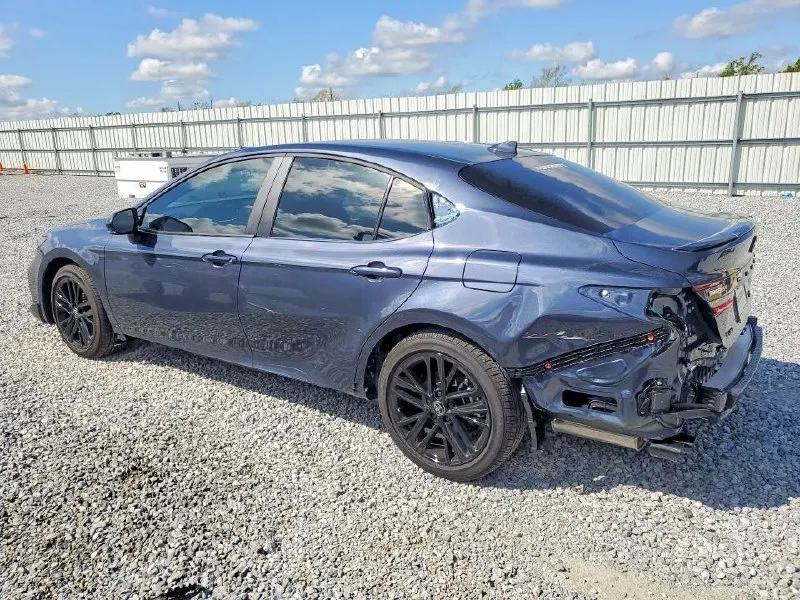 TOYOTA CAMRY SE 2026