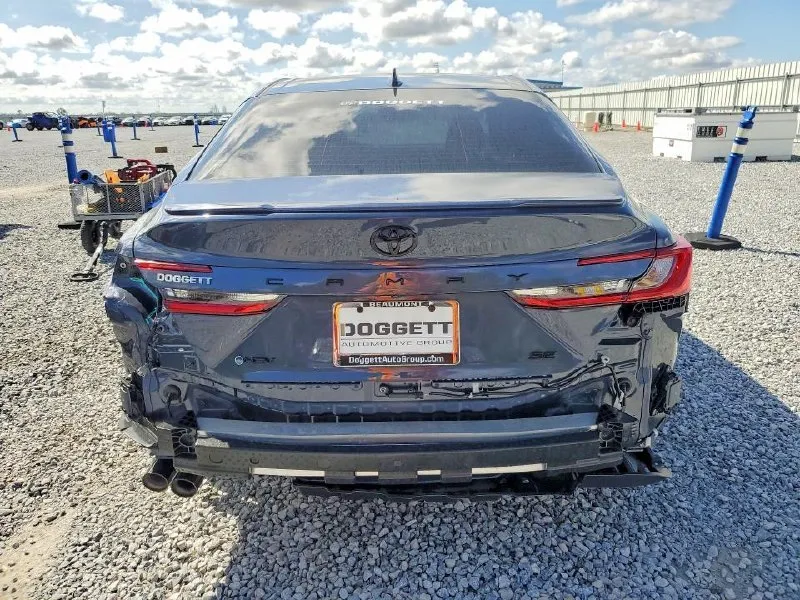 TOYOTA CAMRY SE 2026