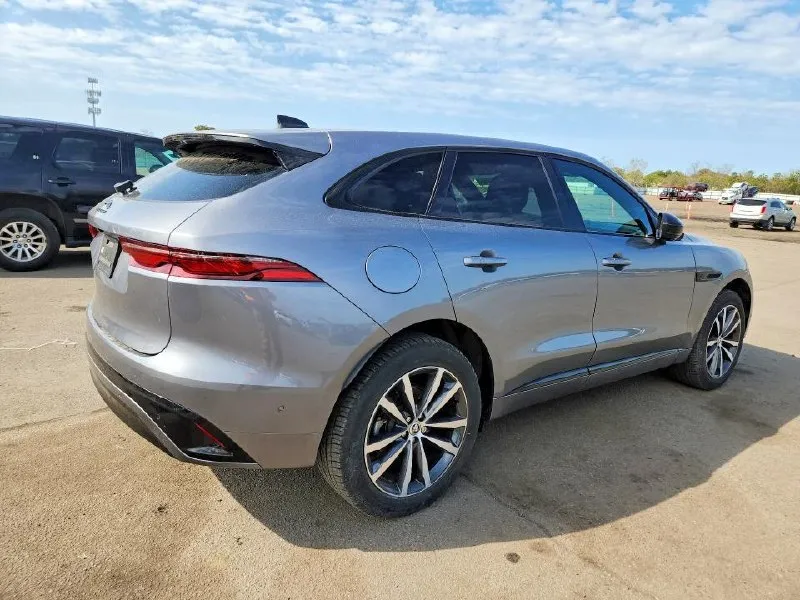 JAGUAR F-PACE 2024