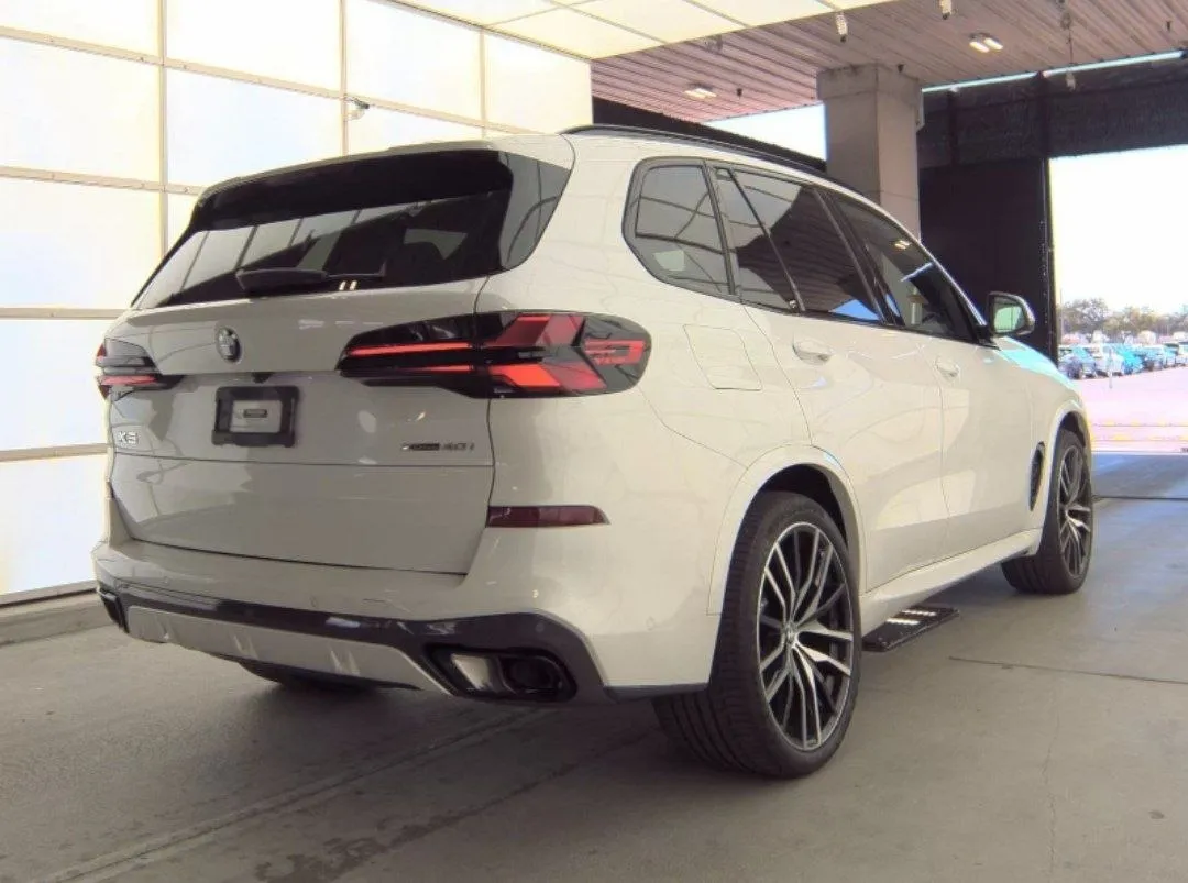 BMW X5 SPORTS ACTIVITY VEHICLE 2024