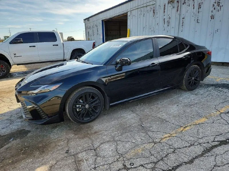 TOYOTA CAMRY SE 2026