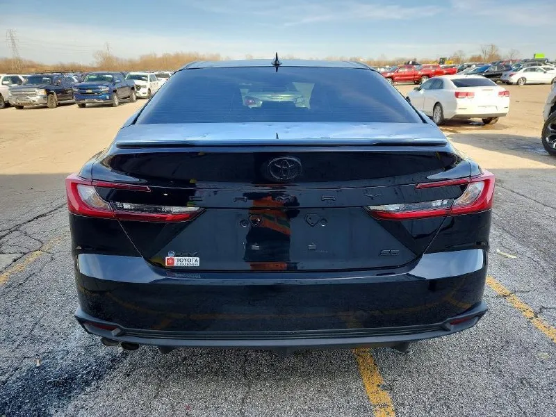 TOYOTA CAMRY SE 2026