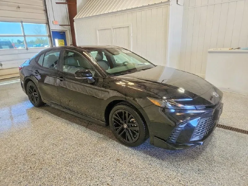 TOYOTA CAMRY SE 2026