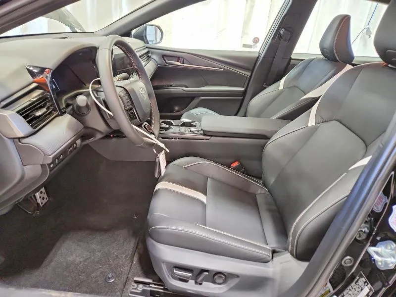 TOYOTA CAMRY SE 2026