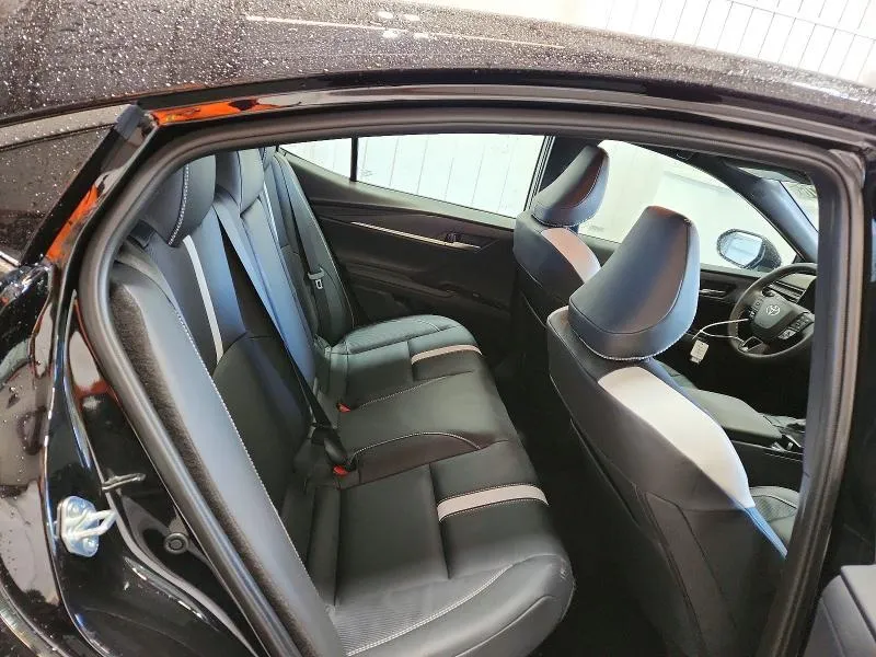 TOYOTA CAMRY SE 2026