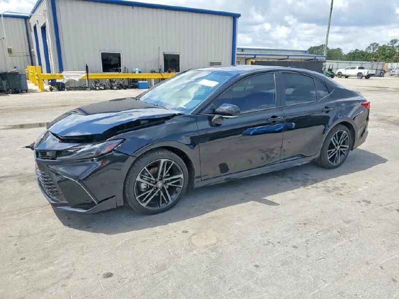 TOYOTA CAMRY 2026