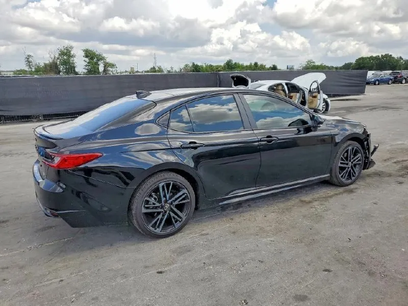 TOYOTA CAMRY 2026