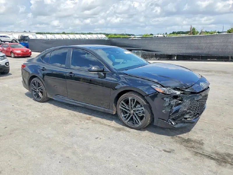 TOYOTA CAMRY 2026