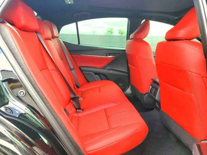 TOYOTA CAMRY 2026