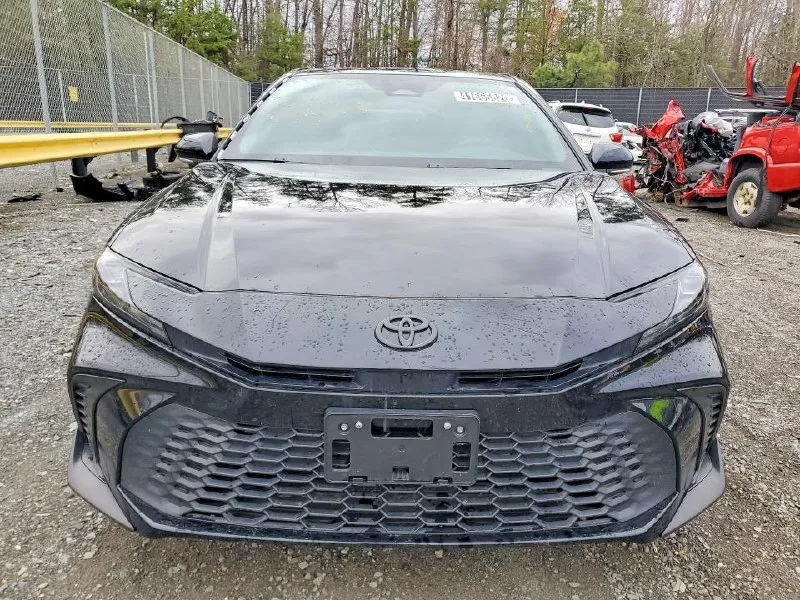 TOYOTA CAMRY SE 2025
