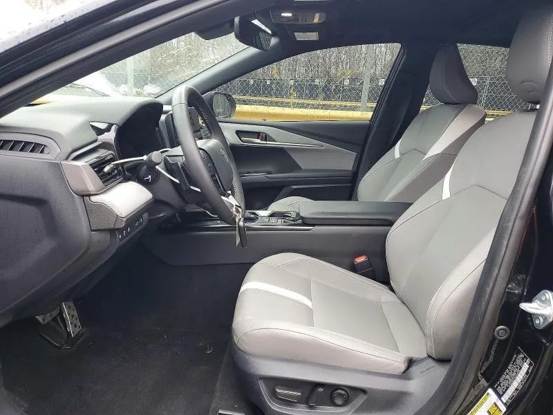 TOYOTA CAMRY SE 2025