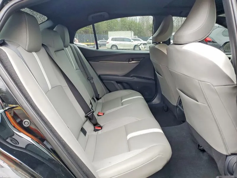 TOYOTA CAMRY SE 2025