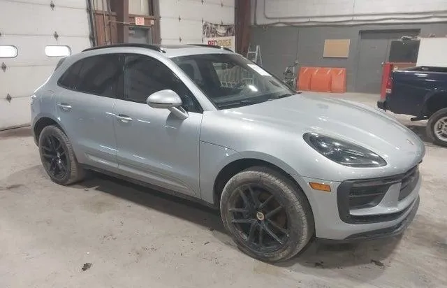 PORSCHE MACAN T 2023