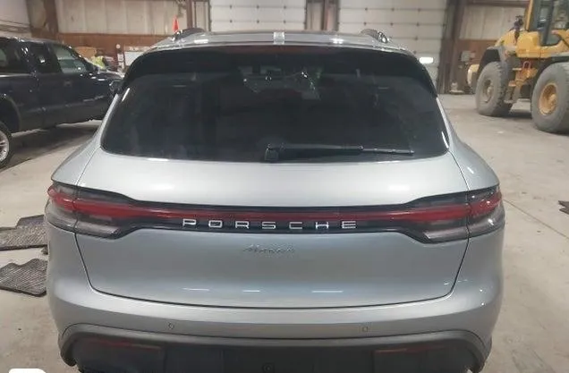 PORSCHE MACAN T 2023