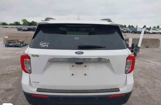 FORD EXPLORER XLT 2023