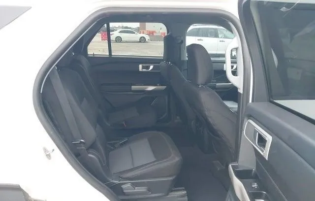 FORD EXPLORER XLT 2023