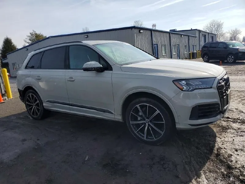 AUDI Q7 2022