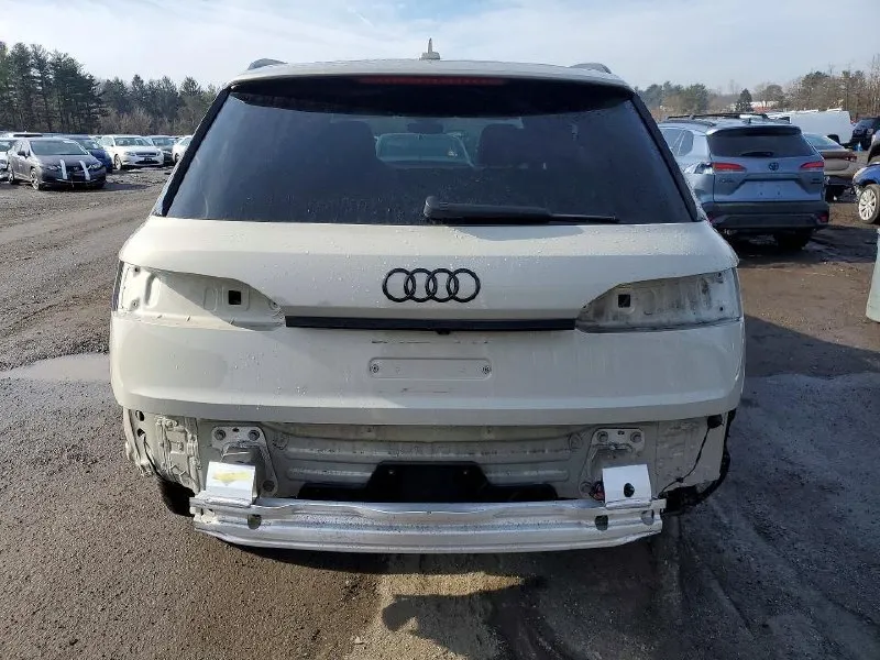 AUDI Q7 2022