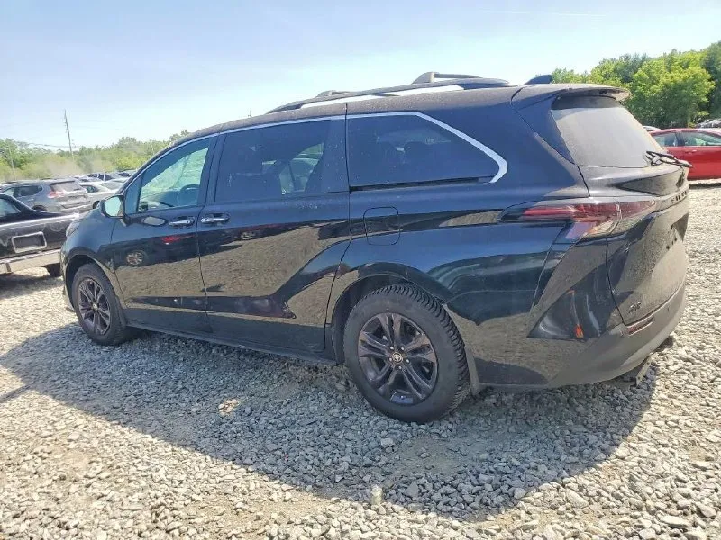 TOYOTA SIENNA WOODLAND EDITION 2024