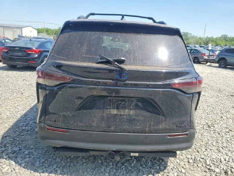 TOYOTA SIENNA WOODLAND EDITION 2024