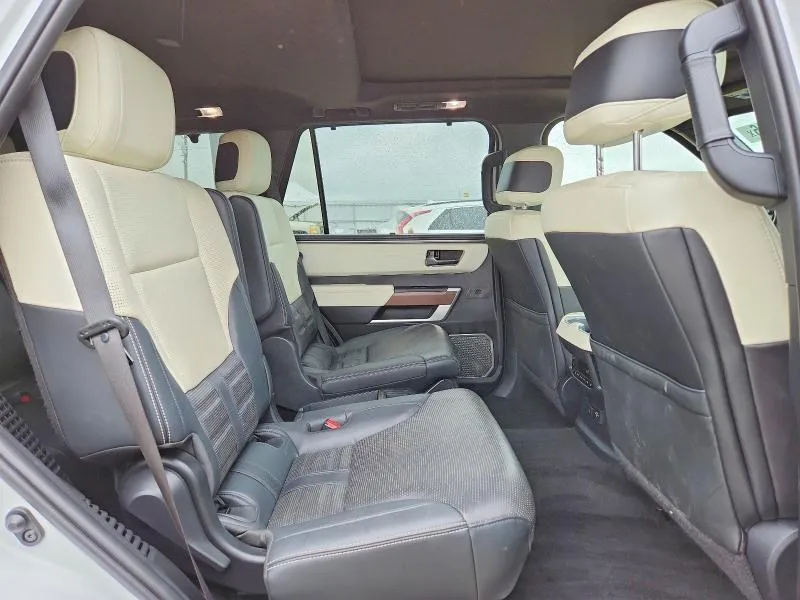 TOYOTA SEQUOIA 2023