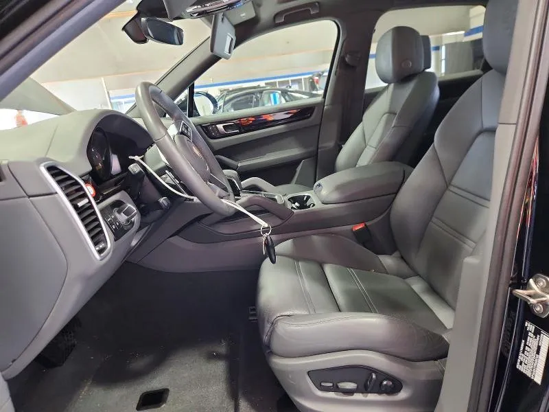 PORSCHE CAYENNE 2023