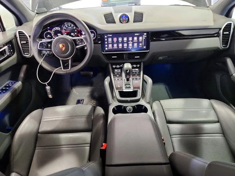 PORSCHE CAYENNE 2023
